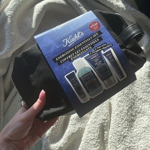 KIEHL' S  Fuel On-the-go Kit